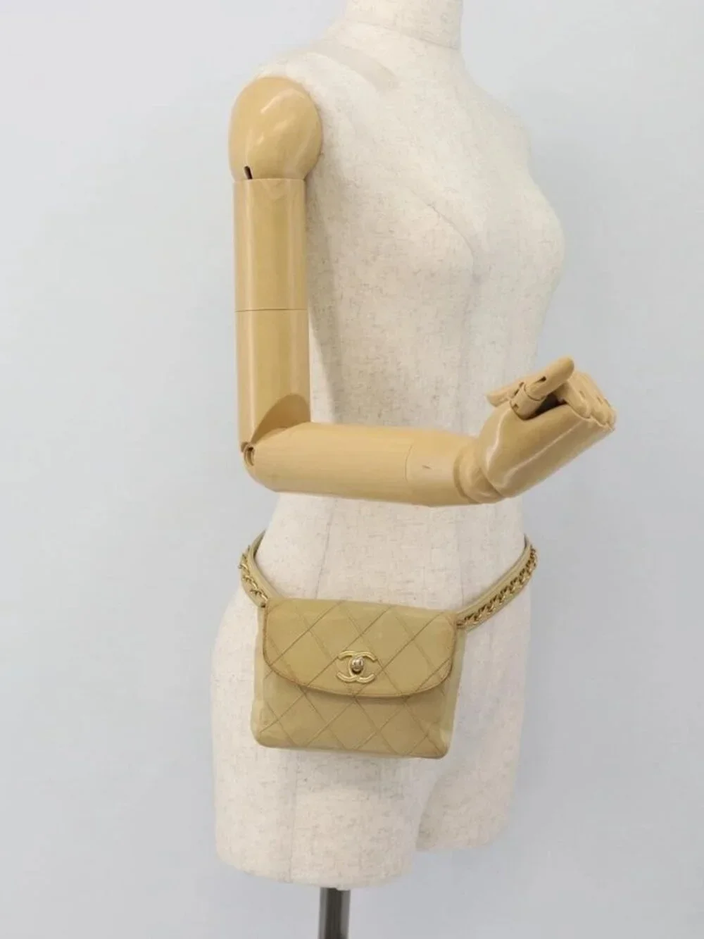 CHANEL Bicolore Waist bag Lamb Skin Beige Gold CC Auth 182545